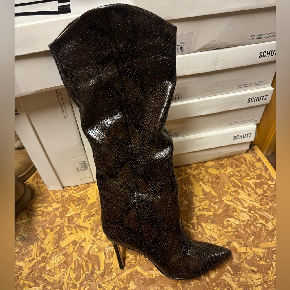 💯 Authentic Schutz Maryana Tall Knee High Snake Boot color Umber NWB